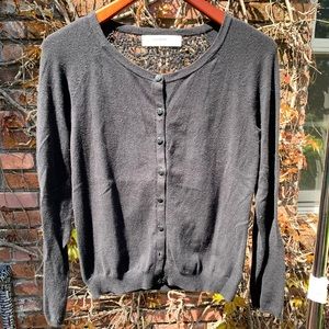 Anthropologie • Sparrow buttoned sweater w/lace